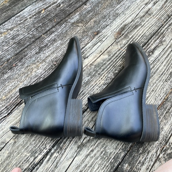 Dolce Vita Tamy leather booties boots Onyx Black pull on small heel 10 - Picture 6 of 11